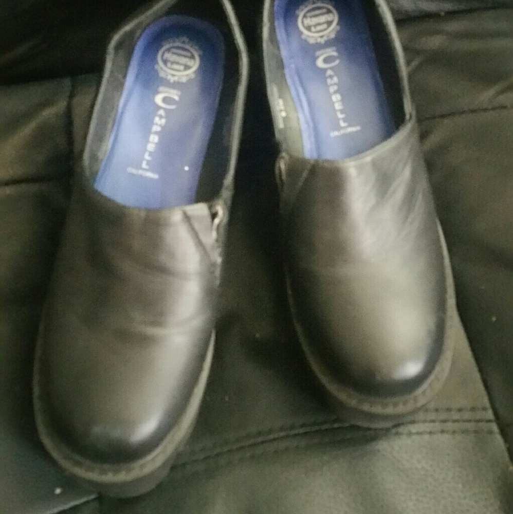 Shoes - Picture 2 of 2